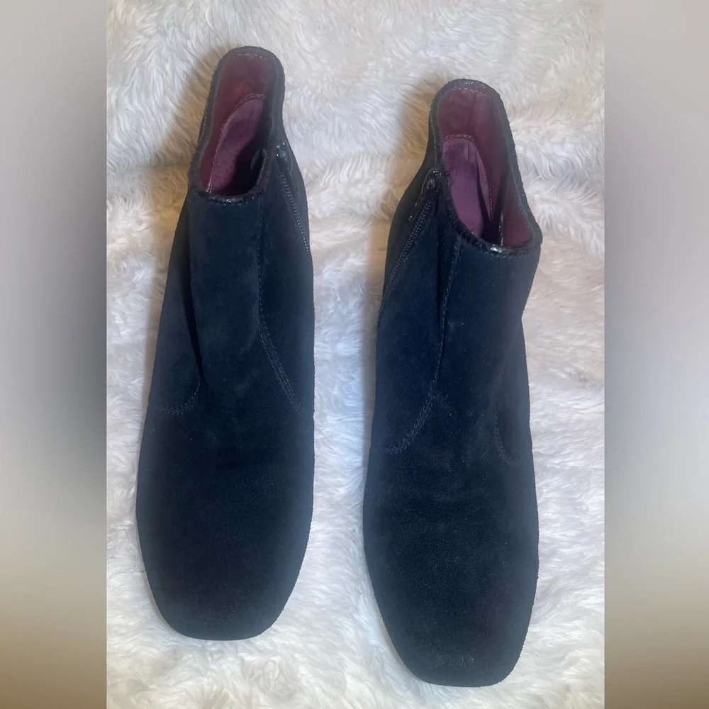 Poetic Licence women’s black ankle sue boots size 9
